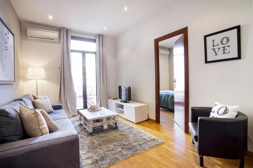 Apartments Barcelona & Home Deco Viladomat Exterior foto