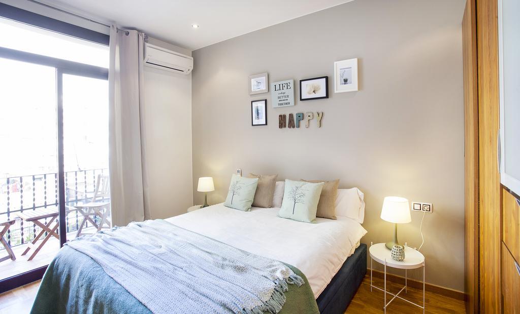 Apartments Barcelona & Home Deco Viladomat Exterior foto